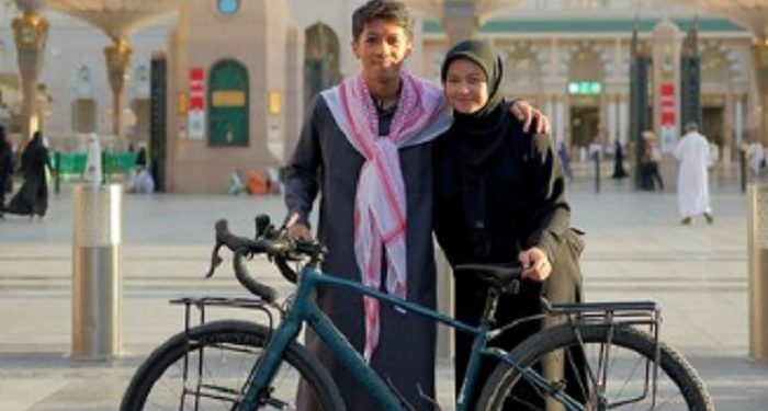 Tujuh Bulan Perjalanan, Rafli dan Zahra Tiba di Arab Saudi Menggunakan Sepeda