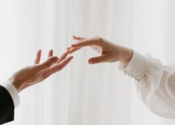 Ada yang Menemani dan Ditemani