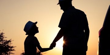 Figur Ayah, Tak Kan Tergantikan dalam Pengasuhan Anak