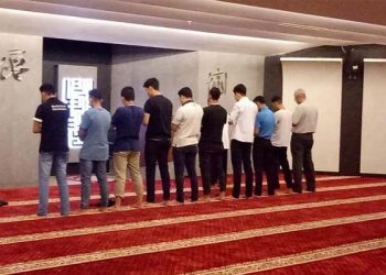 Hukum Imam Shalat Dapat Upah