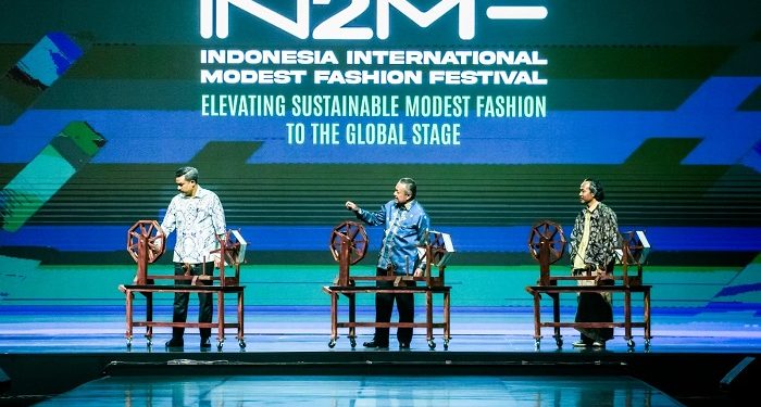 Resmi Dibuka, 218 Desainer Hadir di Indonesia International Modest Fashion Festival 2024