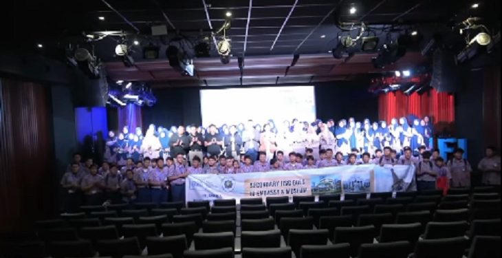 SMP JISc Mengunjungi IFI Jakarta dan Museum Satria Mandala