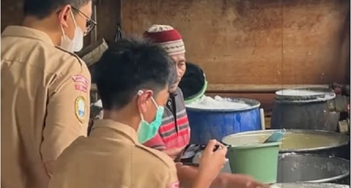 Merealisasikan Kurikulum Merdeka Projek, SMP JISc Mengunjungi Pabrik Tahu