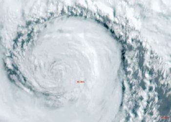 Siklon Bom Memutus Aliran Listrik di Pantai Barat Amerika Serikat