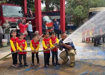 Study Tour TK JISc Mengunjungi Stasiun Pemadam Kebakaran