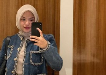 Bergaya Kasual Hingga Formal, Zahwa Nadhira Punya Style Fashion yang Apik