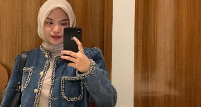 Bergaya Kasual Hingga Formal, Zahwa Nadhira Punya Style Fashion yang Apik