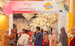 Pengunjung padati event Women Festive dan Halalmove Expo 2024 