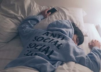 Beberapa Penyebab Rasa Haus saat Tidur