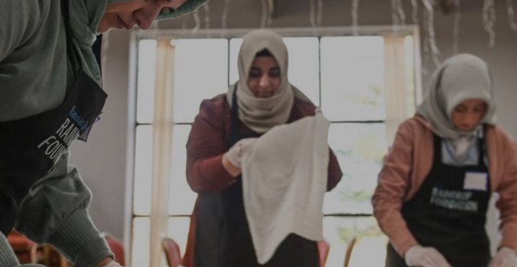 Komunitas Muslim di Kansas City Sebarkan Pesan Motivasi dan Berbagi Baklava