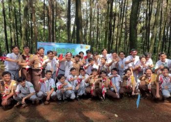 Latihan Dasar kepemimpinan Osis dan Pramuka SMA Jakarta Islamic School