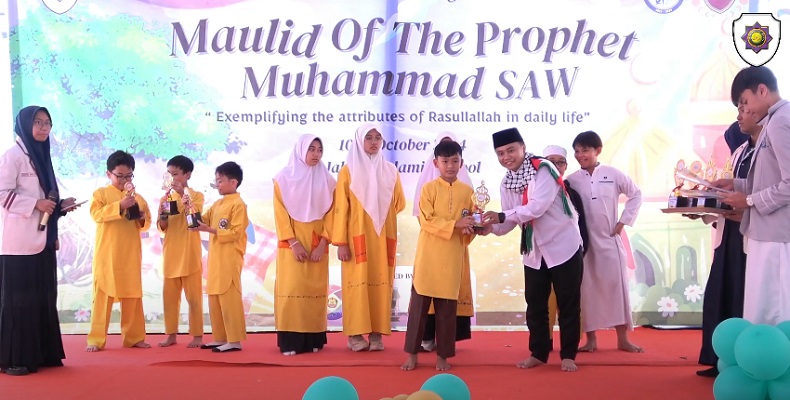 Maulid Nabi Jakarta Islamic School Bertema Exemplifying the Attributes ...