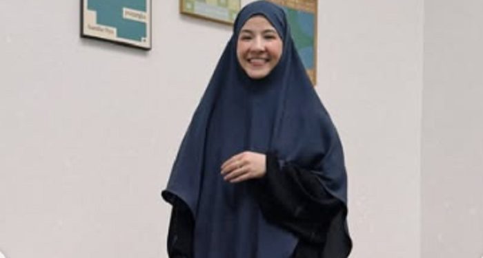 Potret Penampilan Elegan Natasha Rizky dengan Gaya Modest