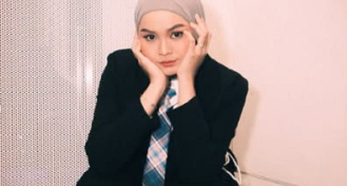 Gaya Fashion Hijab ala Salma Salsabila, dari Formal Hingga Kasual