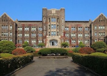 Program Unik, Jepang Menawarkan Turis Asing jadi Murid di Sekolah dalam Sehari