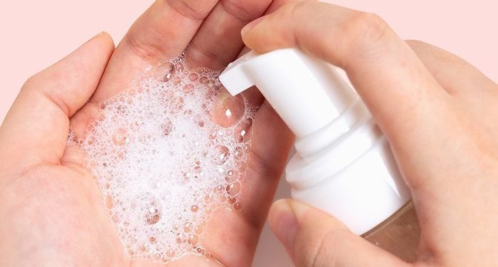 Tips Memilih Skincare Berbahan Hyaluronic Acid