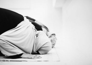 Mengapa Ada Sujud Syukur, tapi Tidak Ada Sujud Sabar