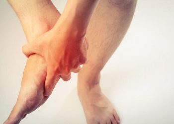 Lima Gejala Asam Urat di Pergelangan Kaki