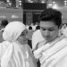 Beby Tsabina Umroh Perdana Bersama Sang Suami