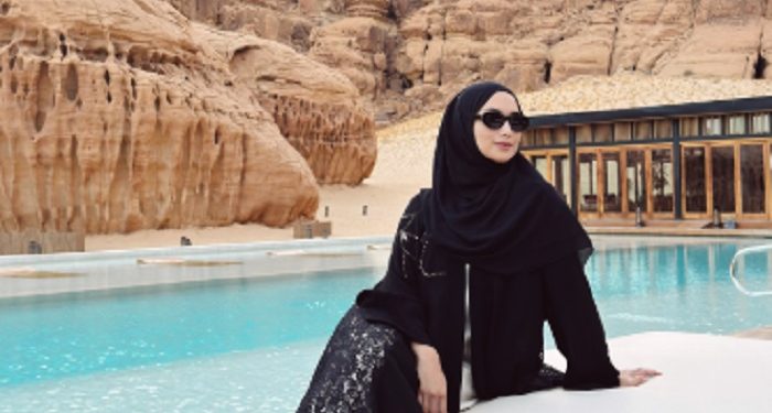 Citra Kirana Berwisata ke Al Ula Arab Saudi Setelah Ibadah Umroh Bersama Keluarga