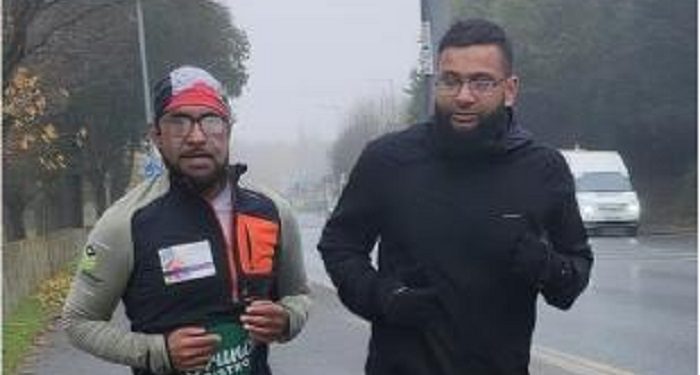 Dua Pelari Asal Oldham Meningkatkan Kesadaran terhadap Penderitaan di Gaza