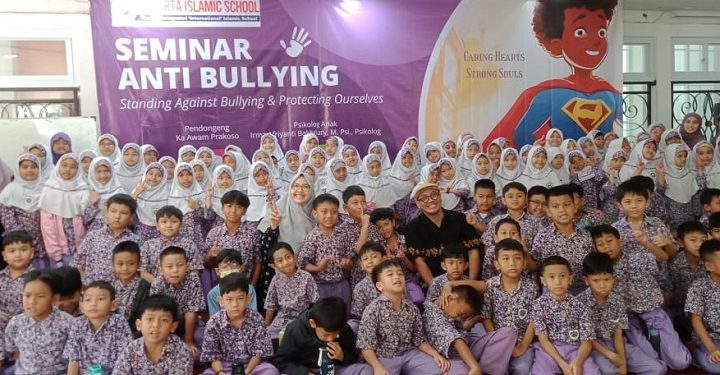 Seminar Anti Bullying SD JISc Bertema Standing Against Bullying & Protecting Ourselves