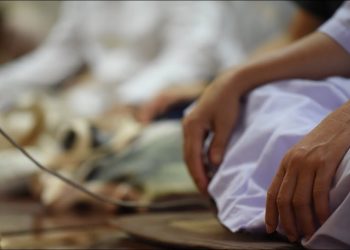 Jika Tiba Bersamaan, Dahulukan Shalat atau Makan?