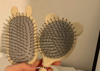 Beberapa Tanda dan Risiko Menggunakan Sisir Secara Bersamaan