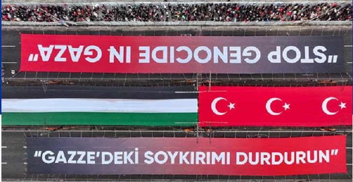 Solidaritas pada Warga Palestina, Puluhan Ribu Orang Berkumpul di Jembatan Galata Istanbul