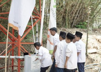 Laznas BMH Bangun Sumur Bor ke-184 di Jawa Timur
