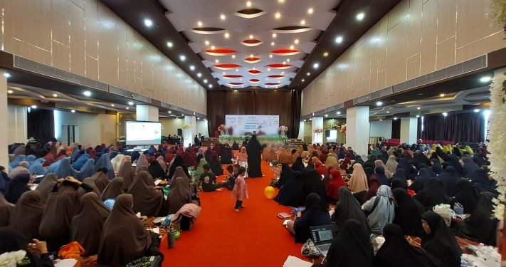 Daurah Ramadan Muslimah, Ustazah Armida Ingatkan Ramadan Momentum Sekolah Akhlak