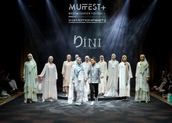 Hadir di MUFFEST+ 2025, DINI By Dhini Aminarti Bawakan Koleksi Bertema Petal Reverie