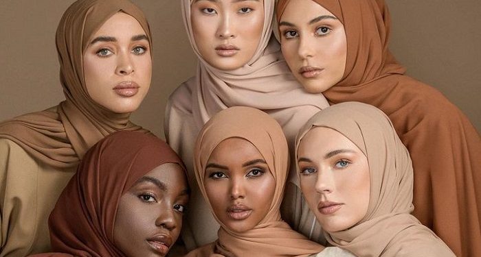 Dua Wanita Muslim Inggris Menantang Kesalahpahaman Terhadap Hijab