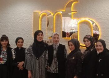 Deretan Aktris hingga Supermodel Bersinar di Runway Modinity Fashion Parade 2025