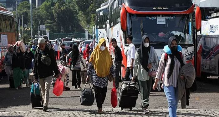 Puncak Keberangkatan Mudik Stasiun Gambir Diprediksi pada 28/29 Maret 2025