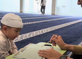 Rayyanza Malik Ahmad Belajar Membaca Al Quran Ditemani Sang Adik