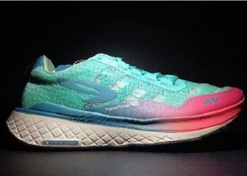 Empat Alasan Sepatu Lari Berwarna-Warni