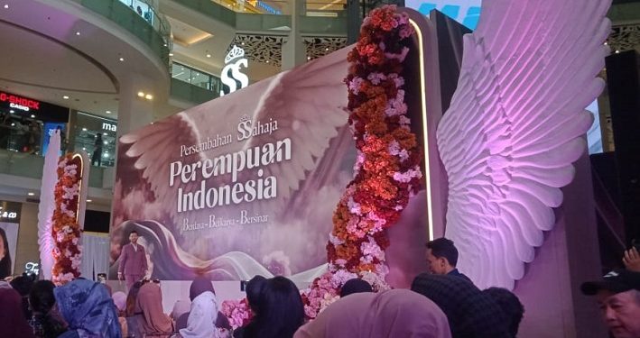 Shella Saukia Gelar Pagelaran Fashion Show Bertema SSahaja Perempuan Indonesia