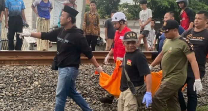Siswi SMK di Semarang Tewas Tertabrak Kereta Api