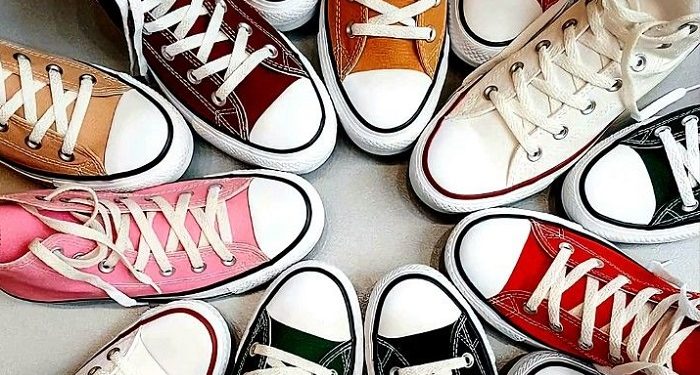 Lima Sneakers yang Bisa Masuk ke Semua Outfit