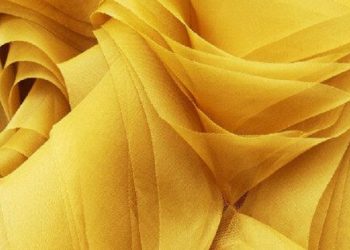 Beberapa Warna yang Mungkin Membuat Kulitmu Terlihat Semakin Cerah