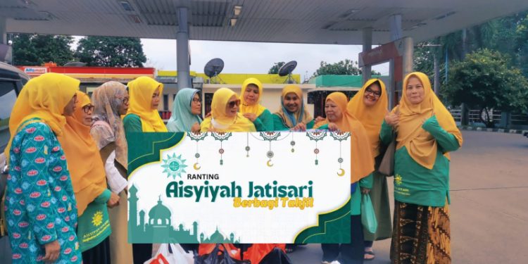 Ramadan 1446 H, Aisyiyah Jatisari Tebar Takjil untuk Pengemudi Ojol