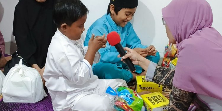 Hadir Bersama Masyarakat, PP Salimah Gelar Khatmul Qur’an dan Santunan Yatim/Duafa