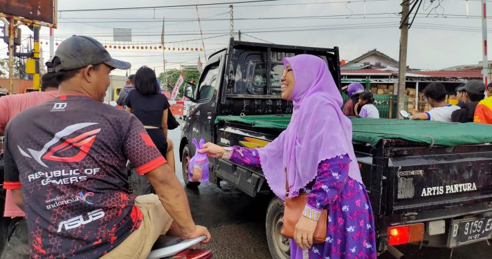 Salimah Bojonggede Berbagi 2.420 Paket Takjil dan 140 Nasi Bungkus