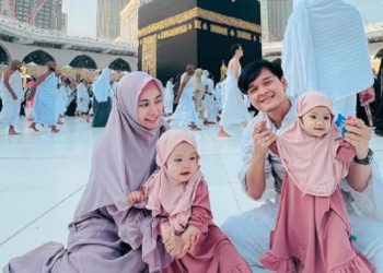 Anisa Rahma Jalani Umroh di Bulan Ramadan Bersama Sang Keluarga Tercinta