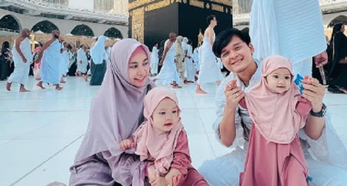 Anisa Rahma Jalani Umroh di Bulan Ramadan Bersama Sang Keluarga Tercinta