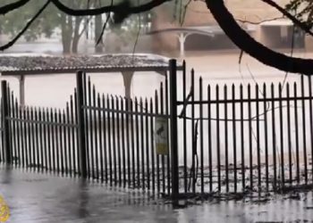 Hembusan Angin Kencang dan Hujan Deras di Pantai Timur Australia