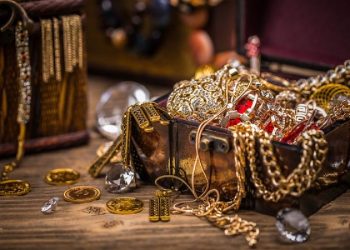 Pengaruh Uang dan Makanan Haram Terhadap Karakter dalam Al-Quran