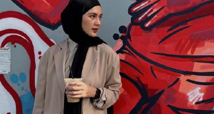 Paula Verhoeven Miliki Cara untuk Memilih Warna Hijab di Berbagai Jenis Acara