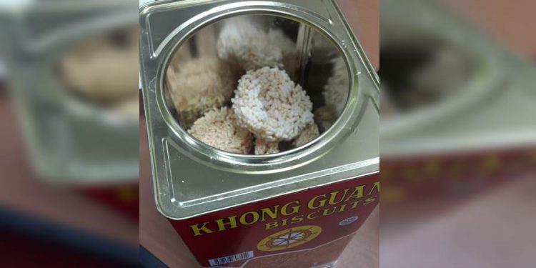 Kaleng Biskuit Isi Rengginang